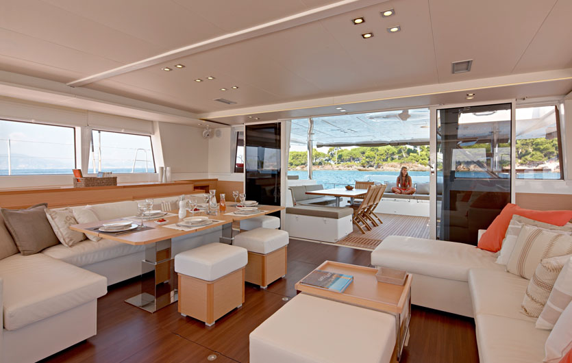 Lagoon 620 Salon