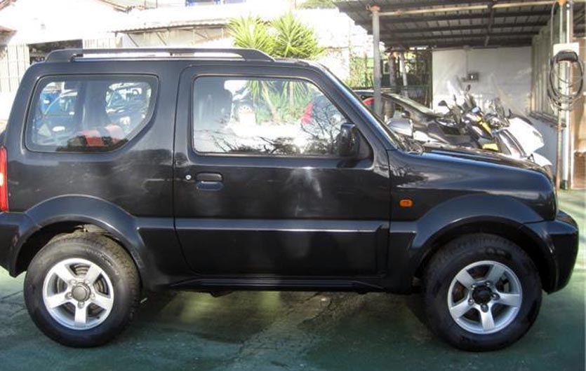Suzuki Jimny 4 x 4 (Beispielbild)