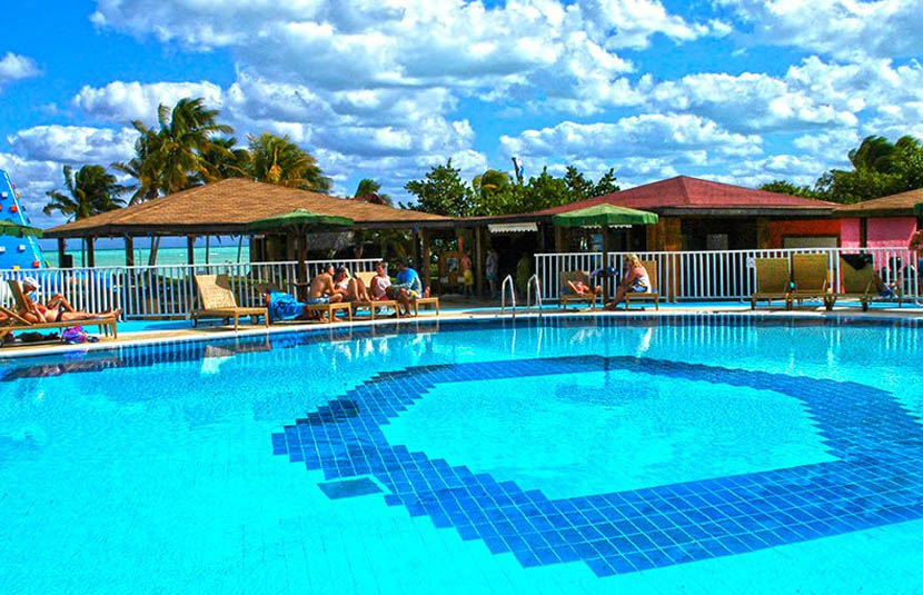 Club Cayo Guillermo Pool