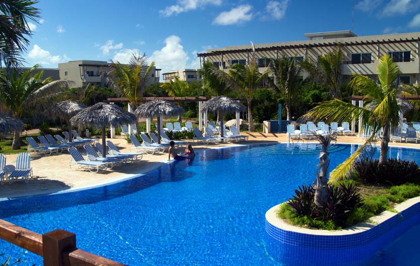 Golden Tulip Aguas Claras Cayo Santa Maria Pool