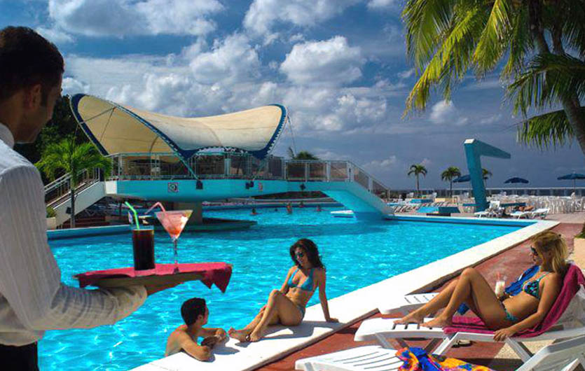 Neptuno Tritón Havanna Pool 