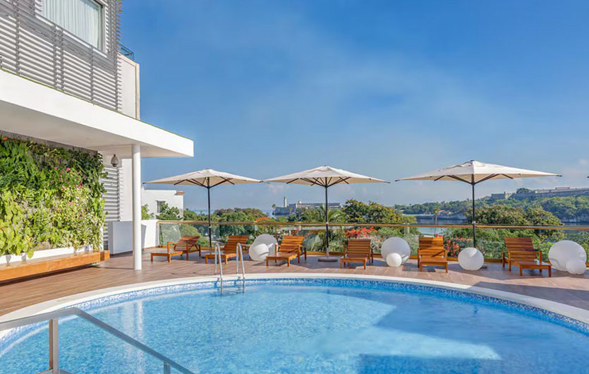 Melia Innside Habana Catedral Pool