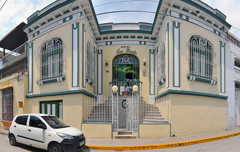 San Basilio Santiago de Cuba Hoteleingang 